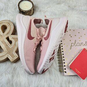 Nike Free TR Sneakers